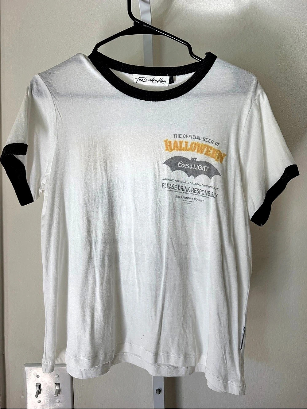 The Laundry Room Graphic Tee White & Black Size Small Like New
